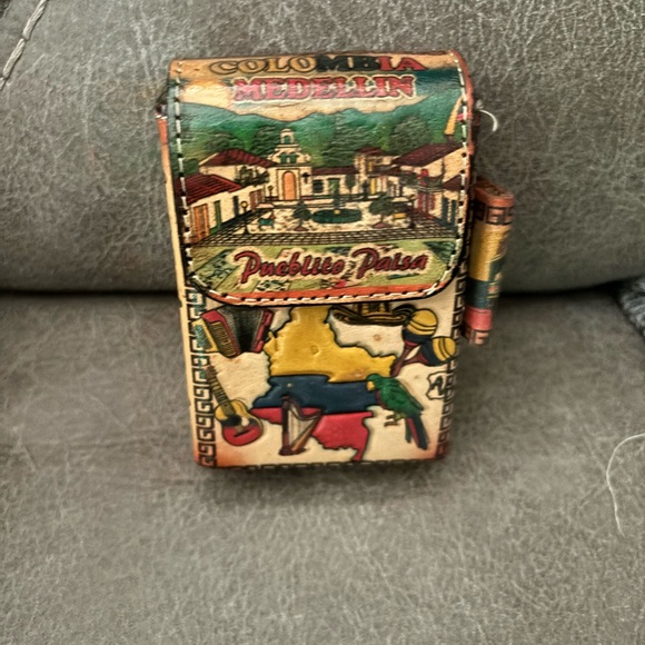 Columbia Leather Cigarette Case & Lighter Holder - Picture 2 of 6